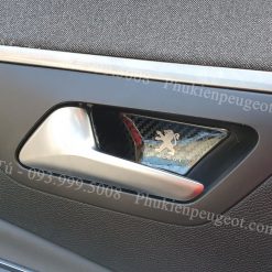 ốp-hõm-cửa-Peugeot-vân_cacbon